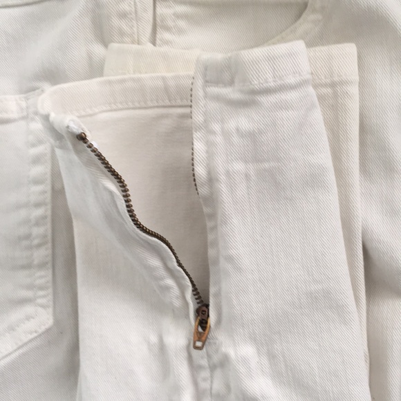 Guess High-Rise Crop Skinny Jeans - Iconic Style & Comfort! - Picture 5 of 13